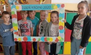 Uczniowie naszej Szkoły w pamiątkowej ramce w kropki